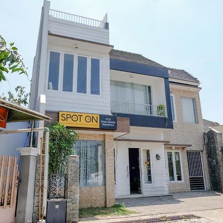 Spot On 1712 Griya Shanta Residence Malang Exteriör bild
